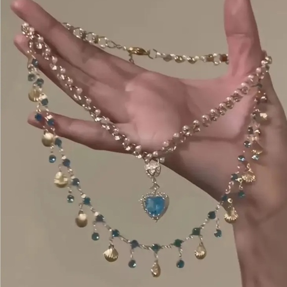 Elegant Blue and Gold Heart Pendant Necklace - Picture 2 of 2